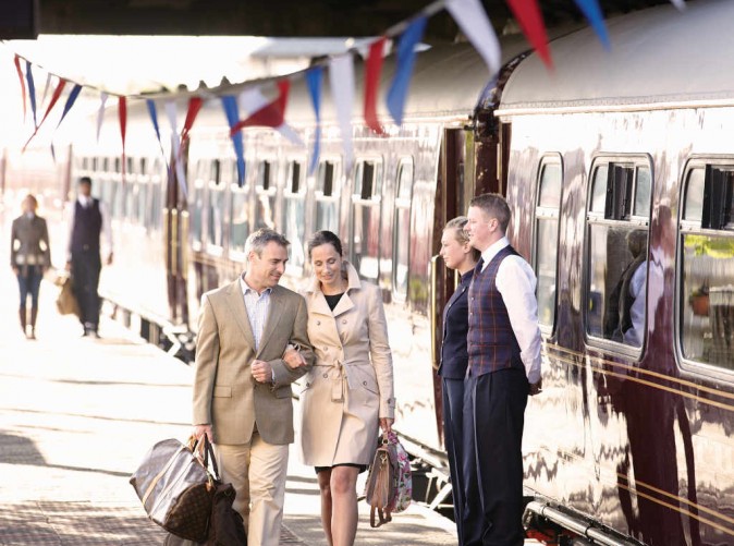 030_Am Bahnsteig Royal Scotsman - Belmond - Lernidee Reisen - Schoene Aussichten Touristik